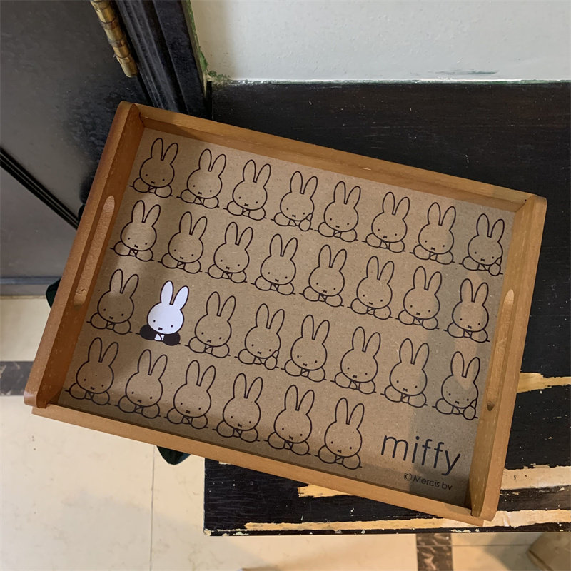 Kawaii Classic Rabbit Wooden T - Wooden Serving Tray 评论和价格