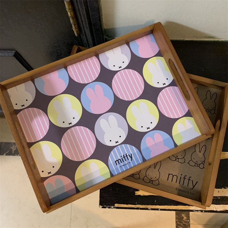 Kawaii Classic Rabbit Wooden T - Wooden Serving Tray 评论和价格